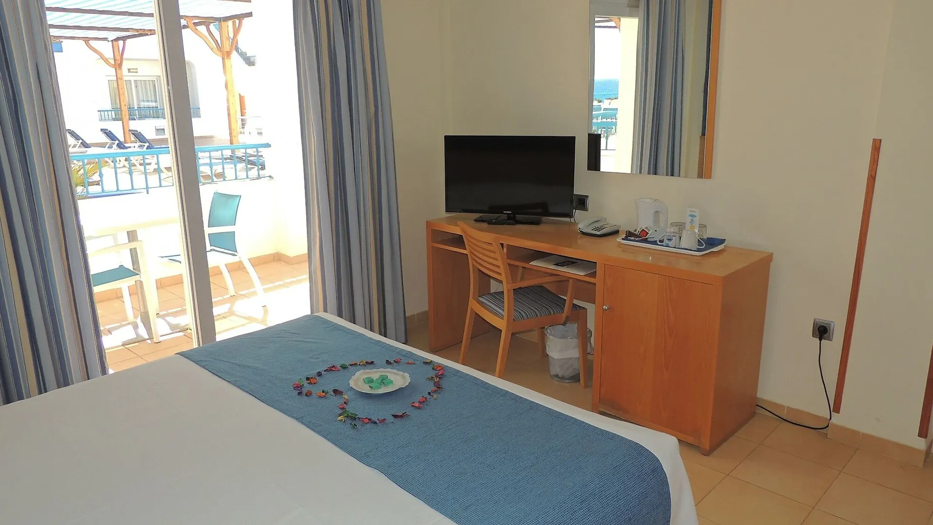 Hotel Punta Del Cantal Mojacar